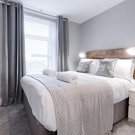 3Rm Flat, Smart Tv'S, Close To All Amenities Llanelli Luaran gambar
